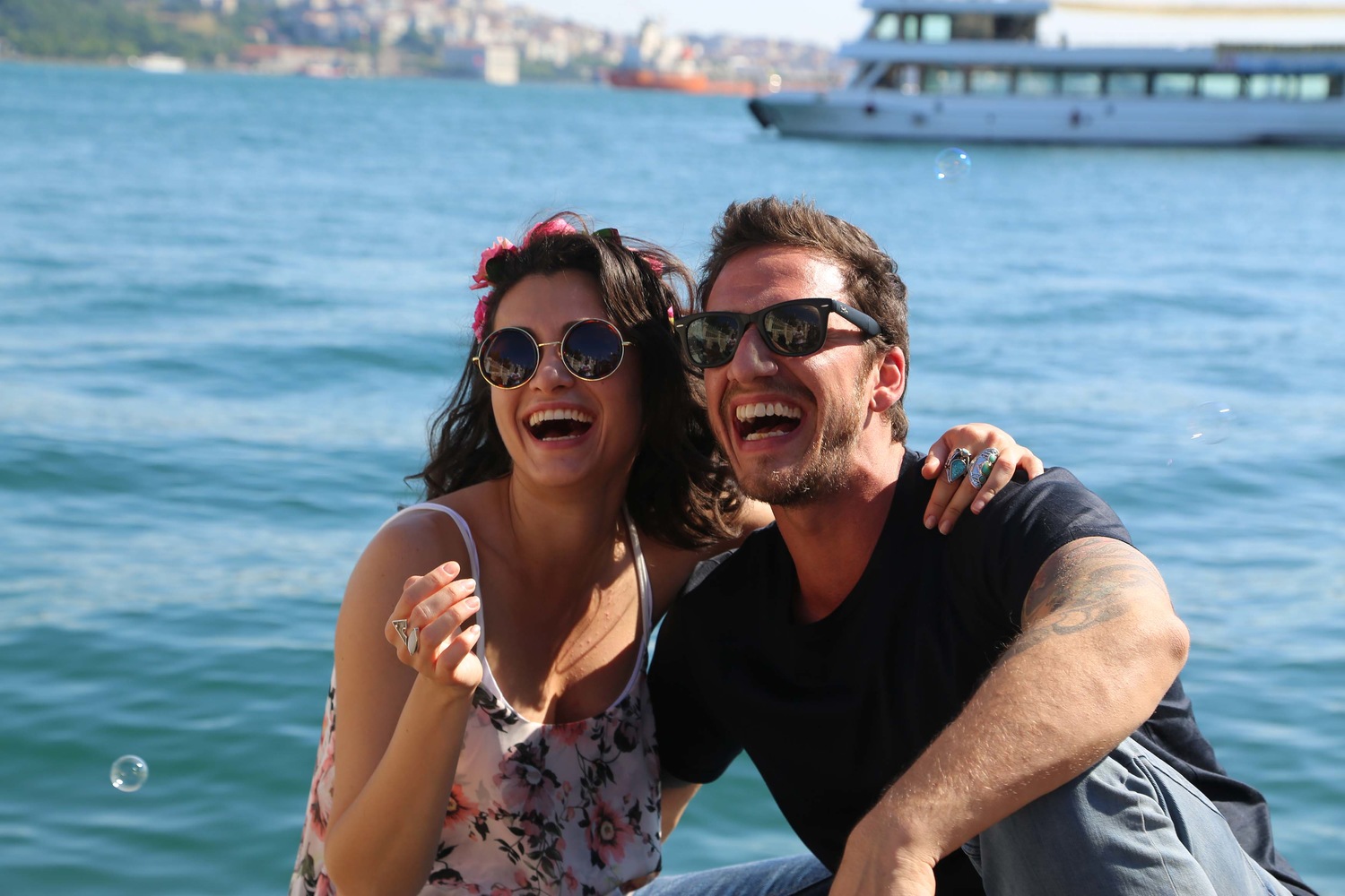 Кадр из Все из-за любви